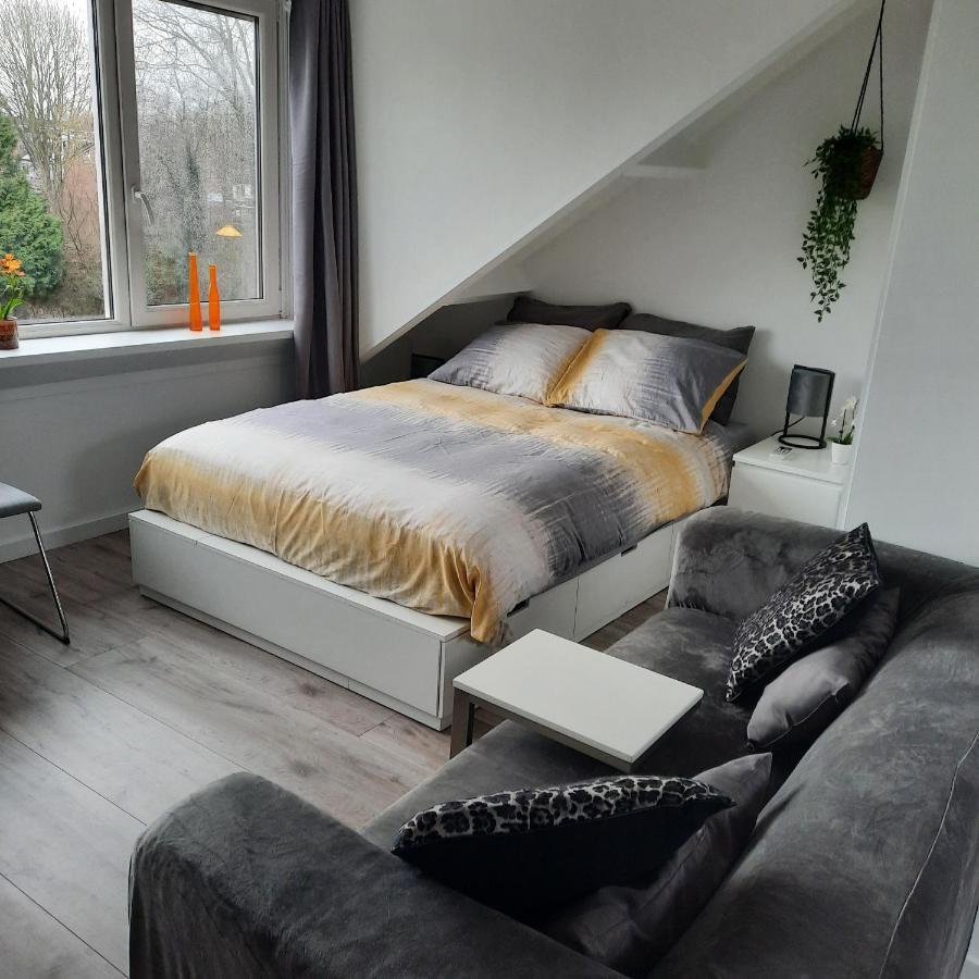 Studio 76 Groningen Met Gratis Leenfietsen Hotel Exterior photo