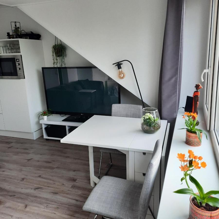 Studio 76 Groningen Met Gratis Leenfietsen Hotel Exterior photo